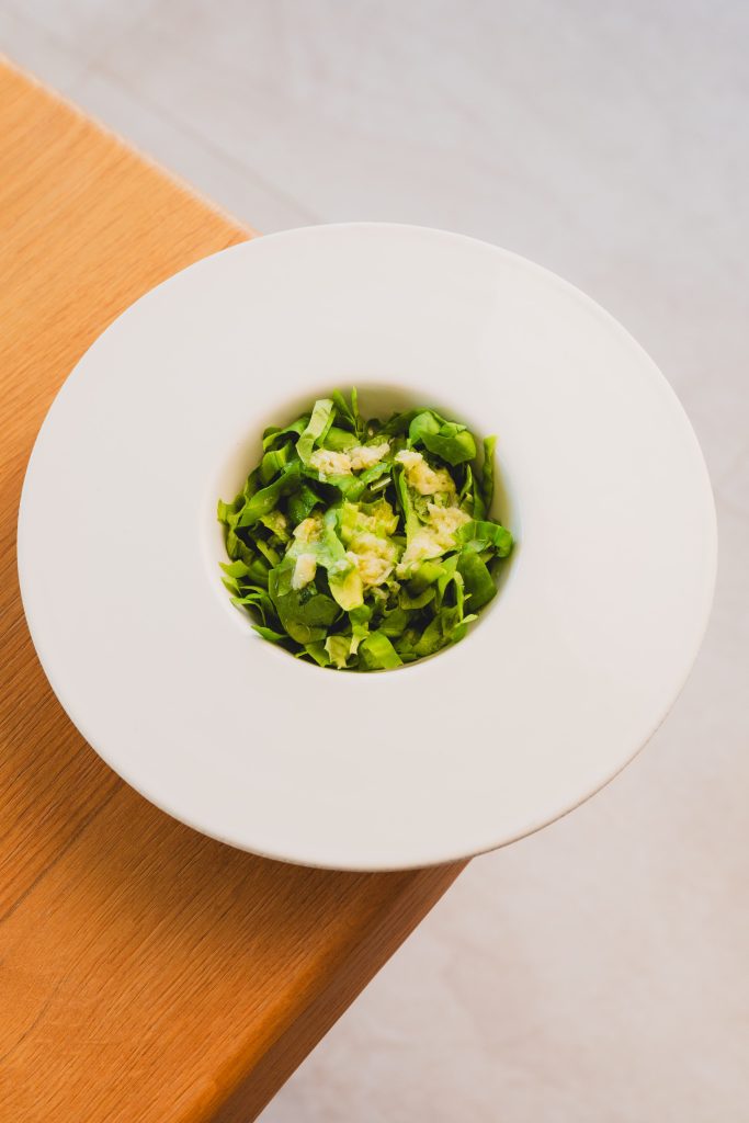 Ensalada de lechuga malagueña en caldo - receta tradicional de Benalmádena